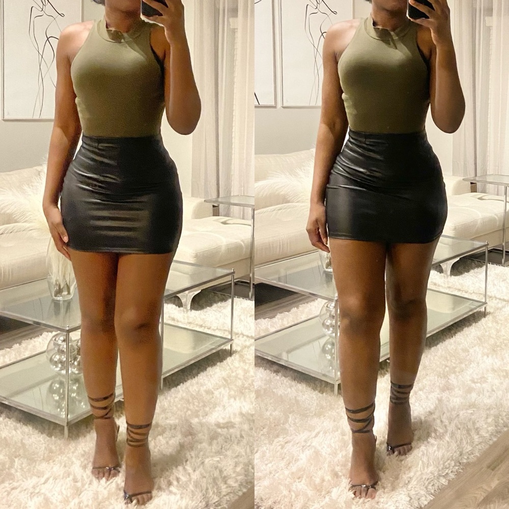 Cropped Sleeveless Turtleneck Top in Olive